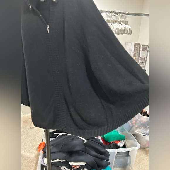 Lord & Taylor Black Cashmere Blend Zip-Front Poncho – Size Small - Picture 4 of 6